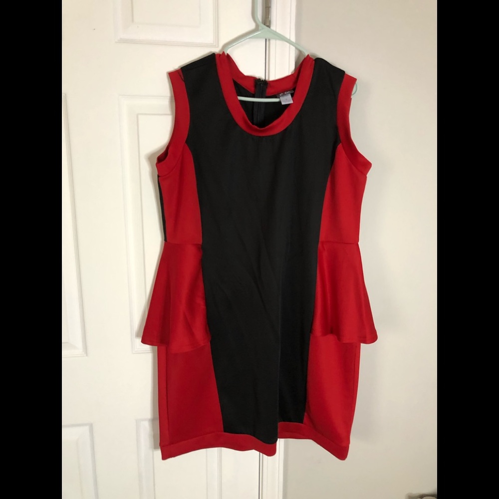 Dots Sleeveless dress, red and black, to the knee, comfort